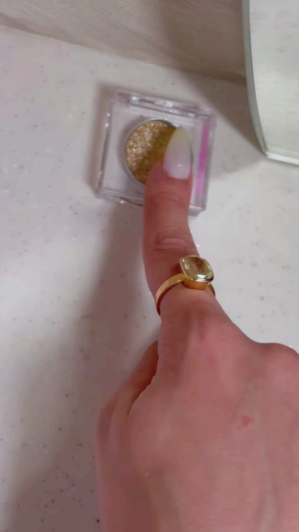 Diamond Dimension Eyeshadow [Pure Gold Dust]